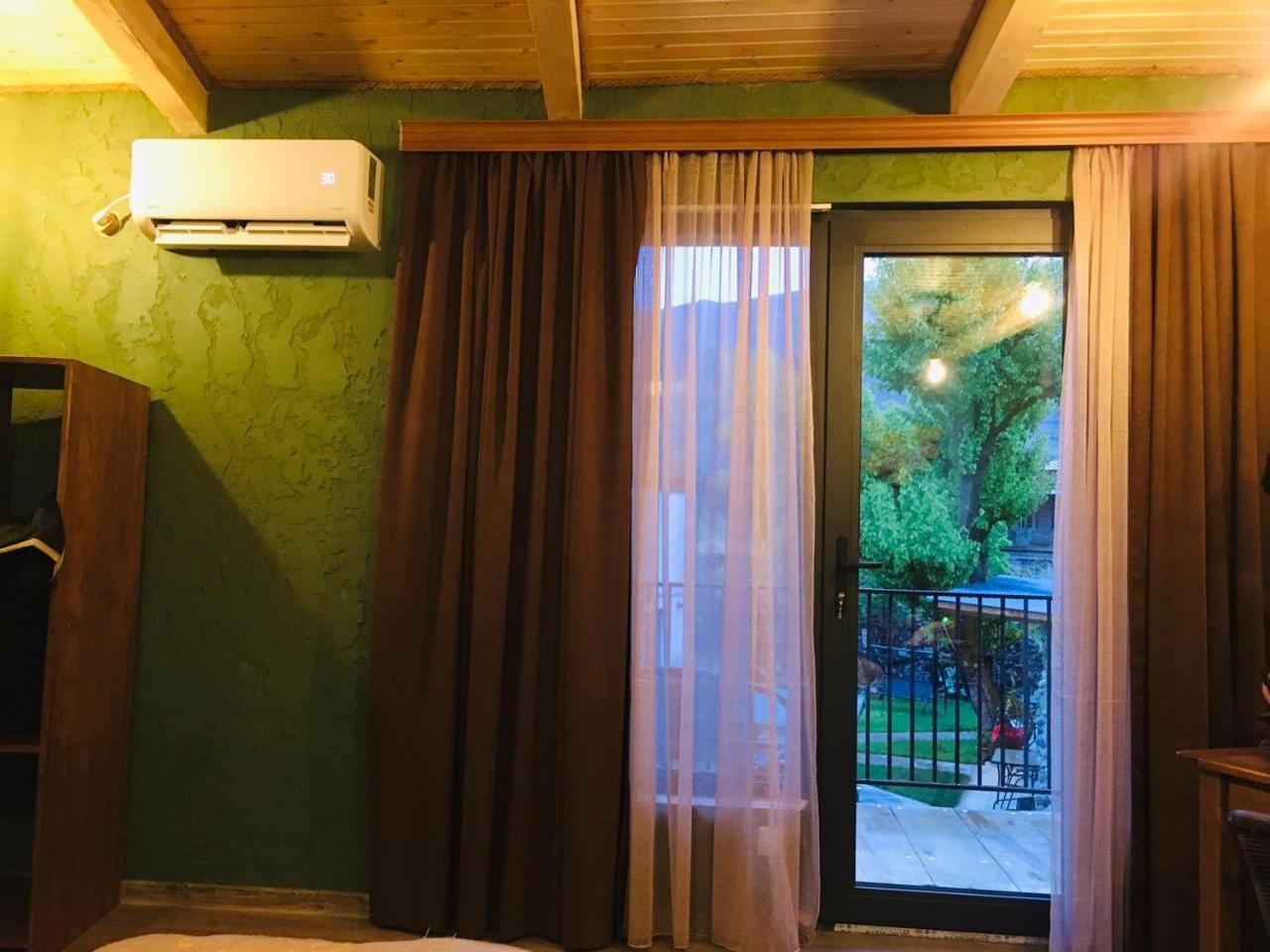 Ferienwohnung Tsotne'S Kingdom Wardsia Zimmer foto